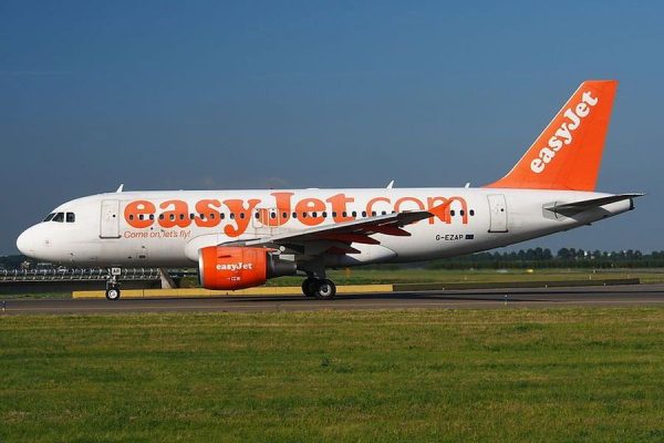 Fly Drive Belfast International Airport met Easyjet -Categorie/Fly Drive